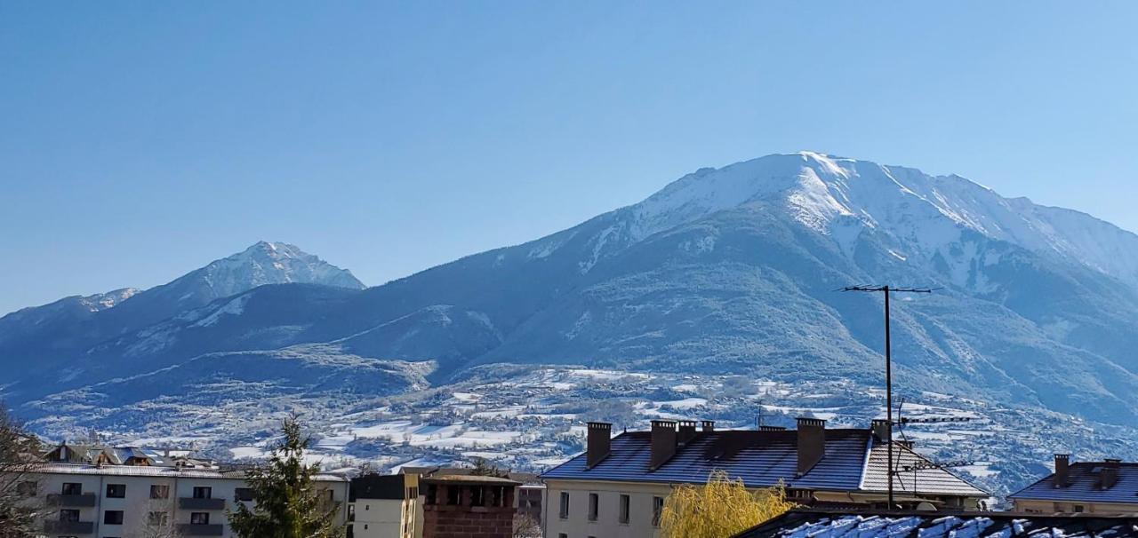 L'Hivernet, Grand Triplex Neuf Au Coeur D'Embrun Acces Facile Exterior foto
