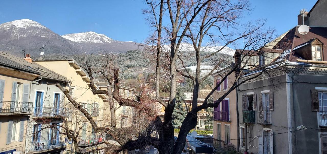 L'Hivernet, Grand Triplex Neuf Au Coeur D'Embrun Acces Facile Exterior foto