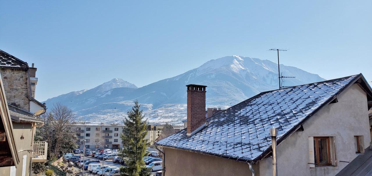 L'Hivernet, Grand Triplex Neuf Au Coeur D'Embrun Acces Facile Exterior foto